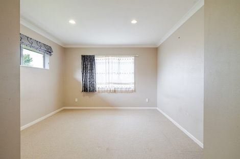 Photo of property in 66 Royal Oak Drive, Kelvin Grove, Palmerston North, 4414