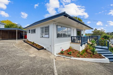 Photo of property in 52 Bay Street, Red Beach, 0932