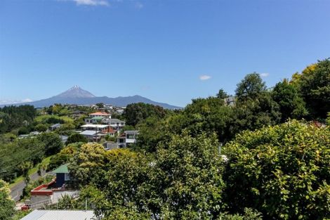 Photo of property in 4b Catherine Crescent, Moturoa, New Plymouth, 4310