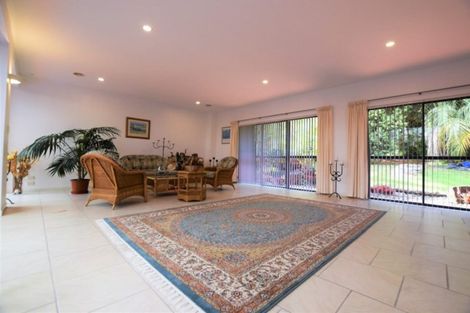 Photo of property in 4 Burgundy Park Avenue, Henderson, Auckland, 0612