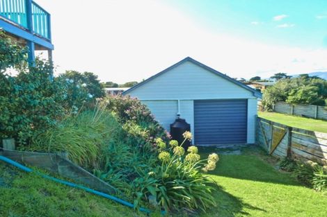 Photo of property in 9 Sylvia Way, Te Horo Beach, Otaki, 5581