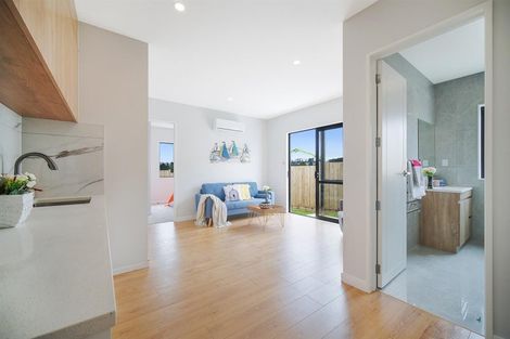 Photo of property in 16 Lumber Rise, Swanson, Auckland, 0614