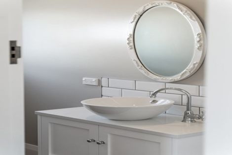 Photo of property in 260-262 High Street North, Carterton, 5713