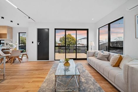 Photo of property in 6b Tainui Terrace, Mangere Bridge, Auckland, 2022