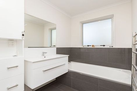 Photo of property in 2/104 Picton Avenue, Riccarton, Christchurch, 8011