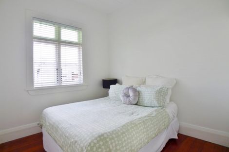 Photo of property in 29 Stafford Road, Northcote Point, Auckland, 0627