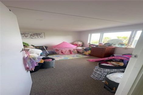 Photo of property in 1/25 Peach Road, Glenfield, Auckland, 0629