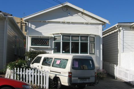 Photo of property in 10 Caroline Street, Mount Victoria, Wellington, 6011