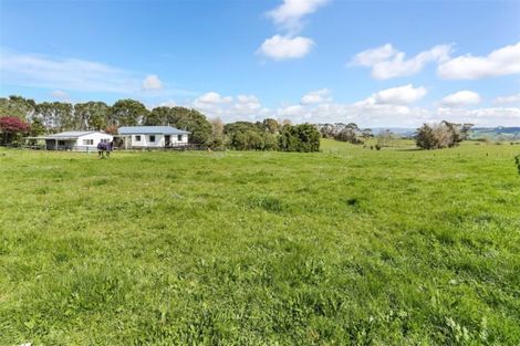 Photo of property in 14 Brewster Road, Pukekawa, Tuakau, 2696