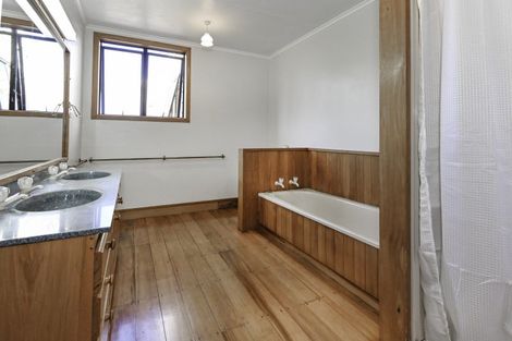 Photo of property in 1652 Taihape Road, Sherenden, Hastings, 4179