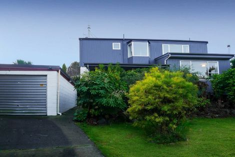 Photo of property in 18 Bayview Place, Cass Bay, Lyttelton, 8082