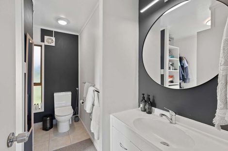 Photo of property in 53 Island Bay Road, Beach Haven, Auckland, 0626