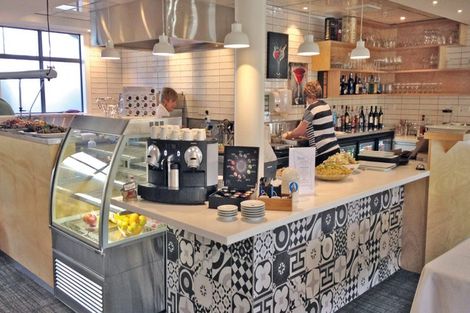 Photo of property in Whitby Lakes Village, Discovery Drive, Whitby, Porirua, 5024