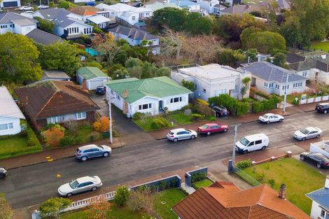 Photo of property in 16 Pasadena Avenue, Point Chevalier, Auckland, 1022