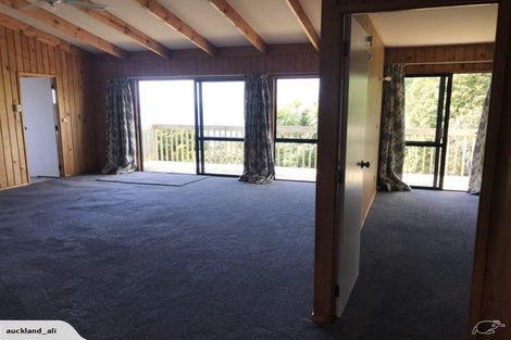 Photo of property in 106 Pacific Parade, Army Bay, Whangaparaoa, 0930