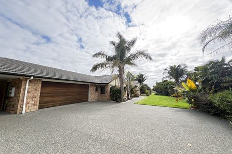 Photo of property in 30 Foster Road, Kumeu, 0891