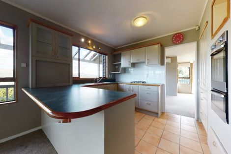 Photo of property in 35 Pomare Road, Tirohanga, Lower Hutt, 5010