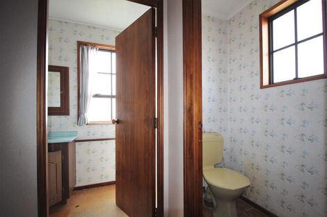 Photo of property in 12 Ashworth Street, Alexandra, 9320