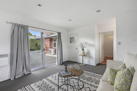 Photo of property in 9 Oakfield Street, Burnside, Christchurch, 8053