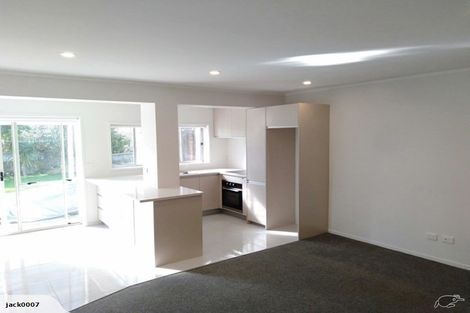 Photo of property in 41 Pohutukawa Avenue, Red Beach, 0932