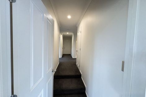 Photo of property in 30 Foster Road, Kumeu, 0891