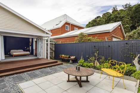 Photo of property in 7 Marine Parade, Eastbourne, Lower Hutt, 5013