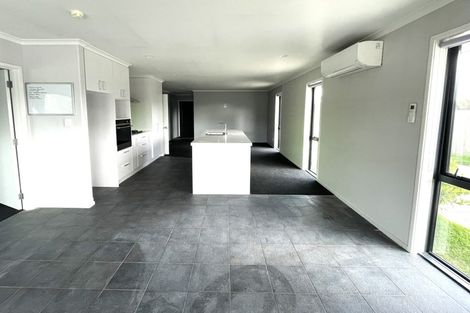 Photo of property in 15 Shortland Street, Wainoni, Christchurch, 8061