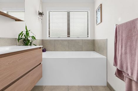 Photo of property in 198 Newcastle Road, Nawton, Hamilton, 3200