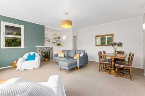 Photo of property in 107 Houghton Bay Road, Houghton Bay, Wellington, 6023