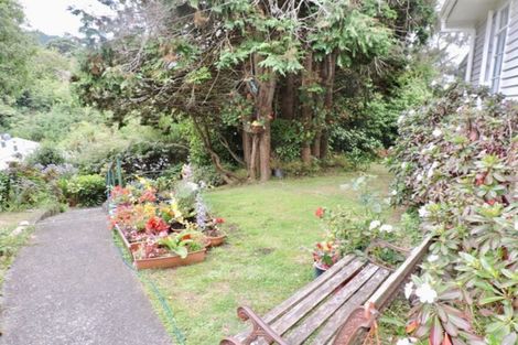 Photo of property in 31 Lyndhurst Road, Tawa, Wellington, 5028