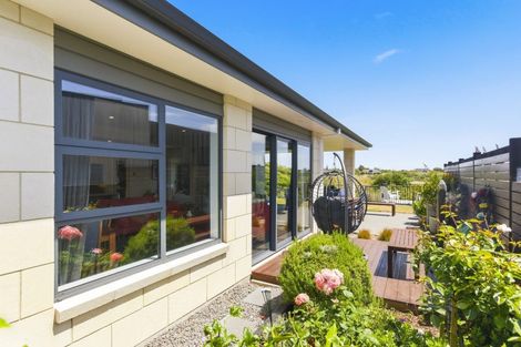 Photo of property in 19 Taranui Way, Paraparaumu Beach, Paraparaumu, 5032