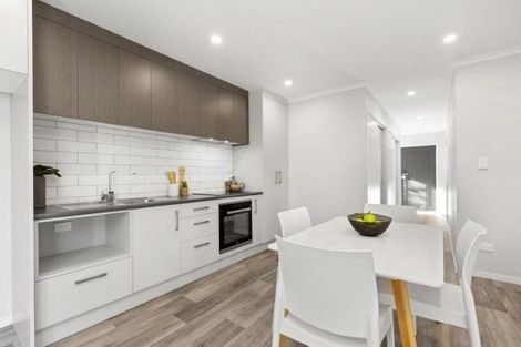 Photo of property in 2/10 Gazeley Avenue, Silverdale, Hamilton, 3216