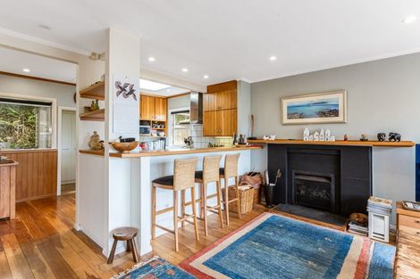 Photo of property in 39 Bayview Road, Paremata, Porirua, 5024