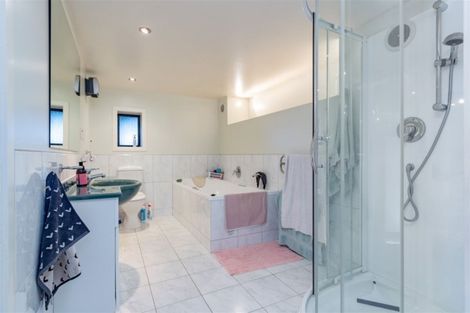 Photo of property in 45 London Road, Korokoro, Lower Hutt, 5012