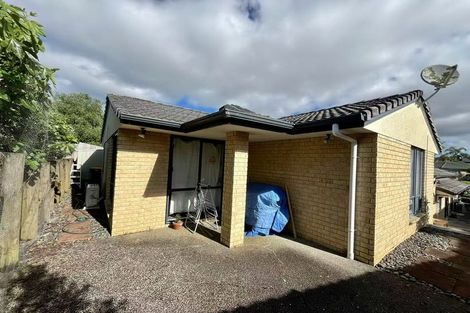 Photo of property in 18 Pukatea Avenue, Albany, Auckland, 0632