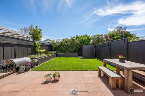 Photo of property in 19 Beach Street, Petone, Lower Hutt, 5012