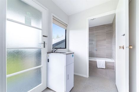 Photo of property in 30 Silverstone Place, Henderson, Auckland, 0612