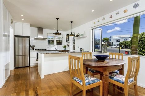 Photo of property in 2 Leander Road, Bayswater, Auckland, 0622