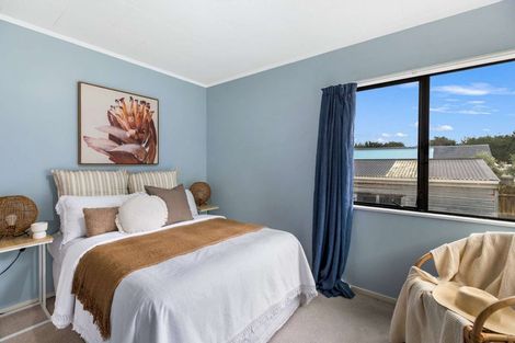 Photo of property in 9 Cousins Avenue East, Foxton Beach, Foxton, 4815