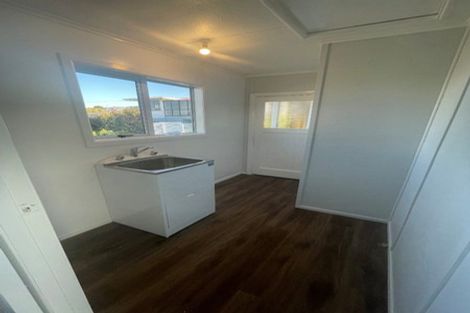 Photo of property in 77 Mould Street, Waitara, 4320