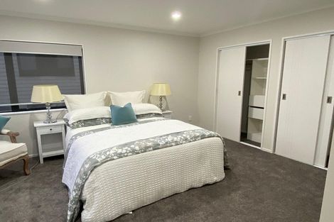 Photo of property in 4223c Great North Road, Glendene, Auckland, 0602