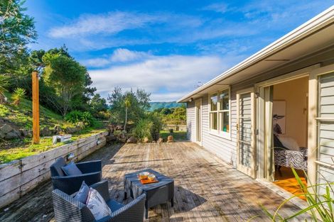 Photo of property in 3 Gates Road, Waikanae Beach, Waikanae, 5036