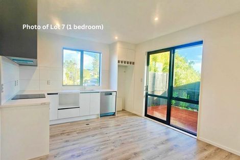 Photo of property in 8/18 Sylvan Crescent, Te Atatu South, Auckland, 0610