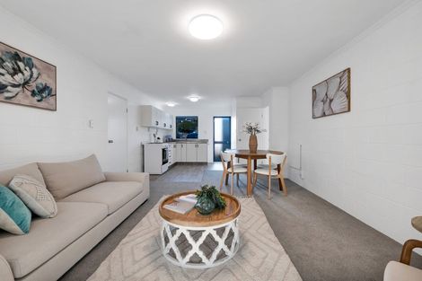 Photo of property in 2/65 Northgate, Strandon, New Plymouth, 4312