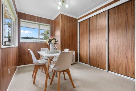 Photo of property in 12 Armstrong Avenue, Carterton, 5713