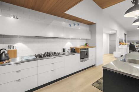 Photo of property in 8 Kapuka Lane, Wanaka, 9305