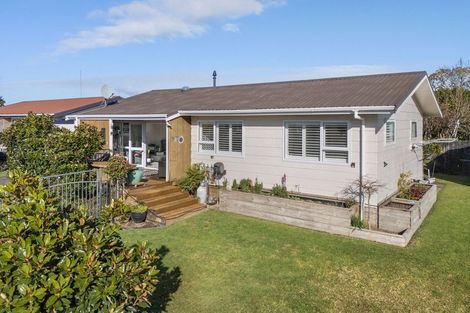 Photo of property in 2 Francis Drive, Katikati, 3129