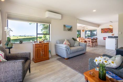 Photo of property in 115 Wilson Road, South Head, Helensville, 0874