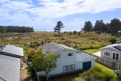 Photo of property in 14 Puketauhinu Place, Porangahau, 4293