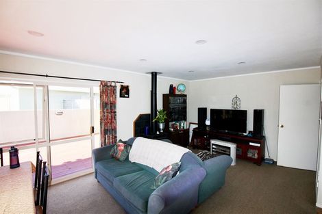 Photo of property in 16 Lee Street, Whitianga, 3510